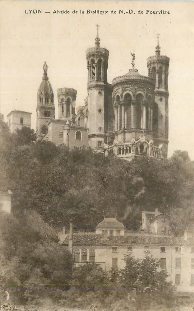 LYON — Abside da Basílica de N.-D. de Fourvière - Frente
