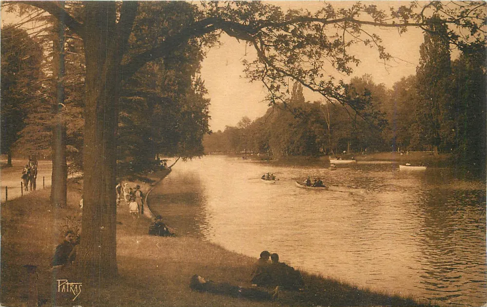 Paris - Un Coin du Bois de Boulogne — Éditeur Patras, n°105 - Recto