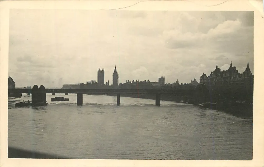 Londra'nın görünümü — Westminster Köprüsü ve Big Ben — Anonim kartpostal - Ön yüz