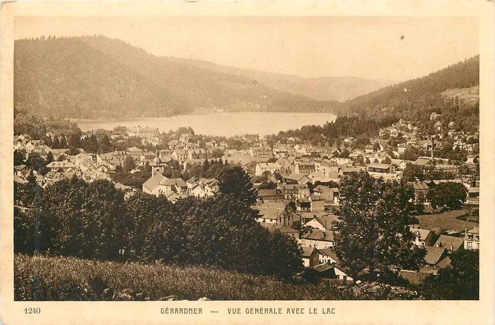 Gérardmer — Vista geral com o lago — n° 1240 - Frente