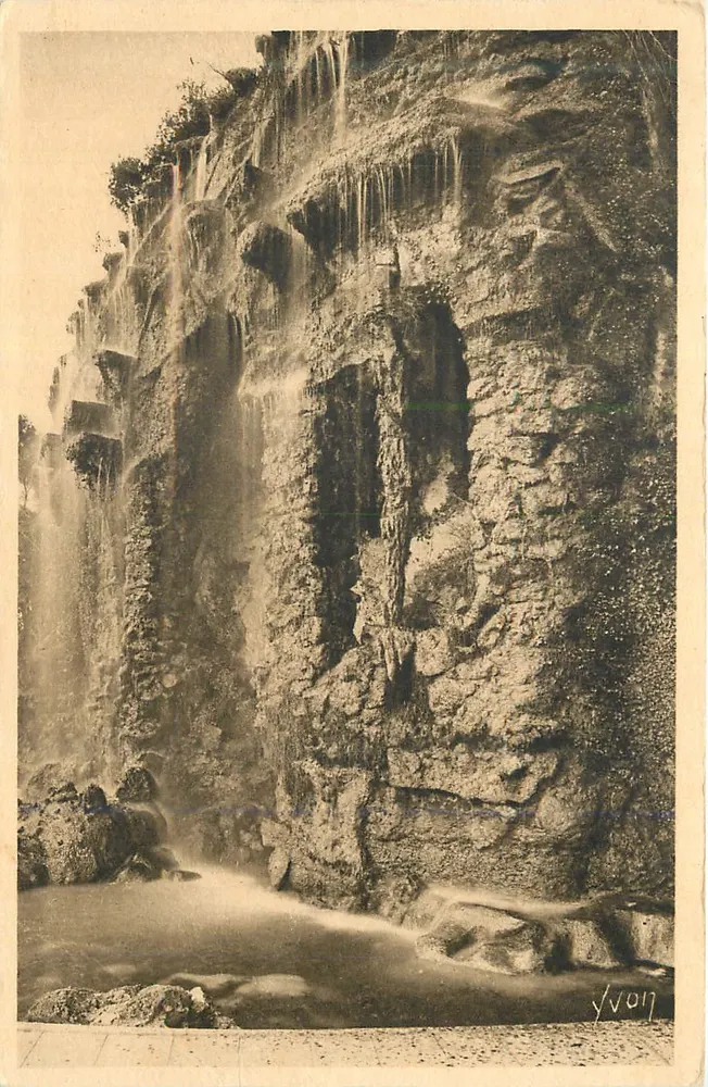 Cascades do Castelo — Côte d'Azur — Edições YVON - Frente