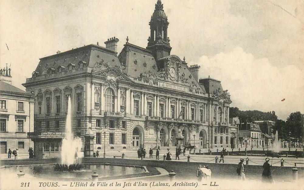 Tours — Das Rathaus und die Fontänen (Laloux, Architekt) — LL. 211 - Vorderseite