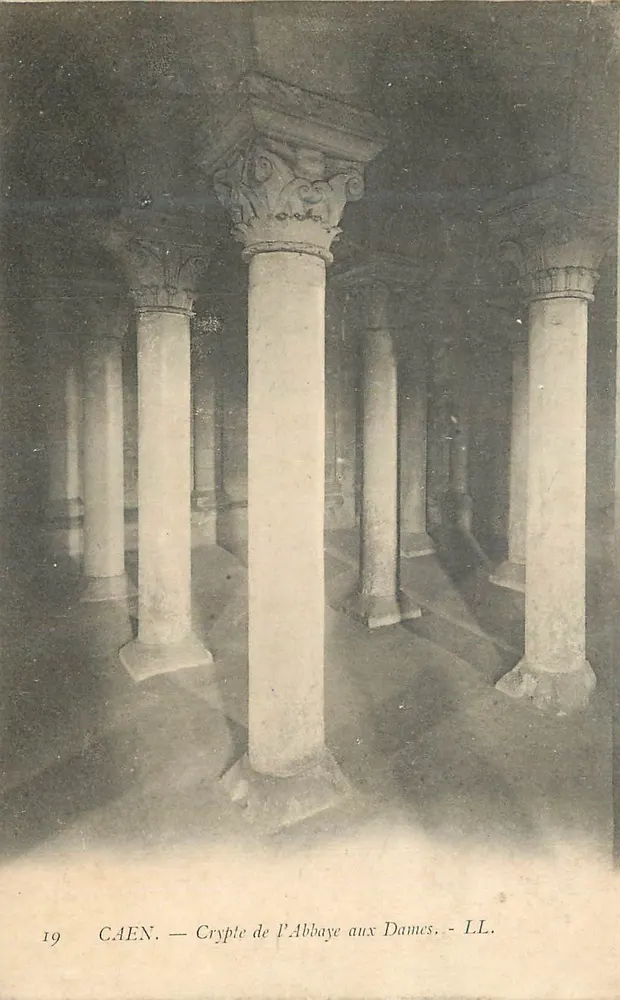 Caen — Cripta da Abadia das Senhoras — LL. - Frente