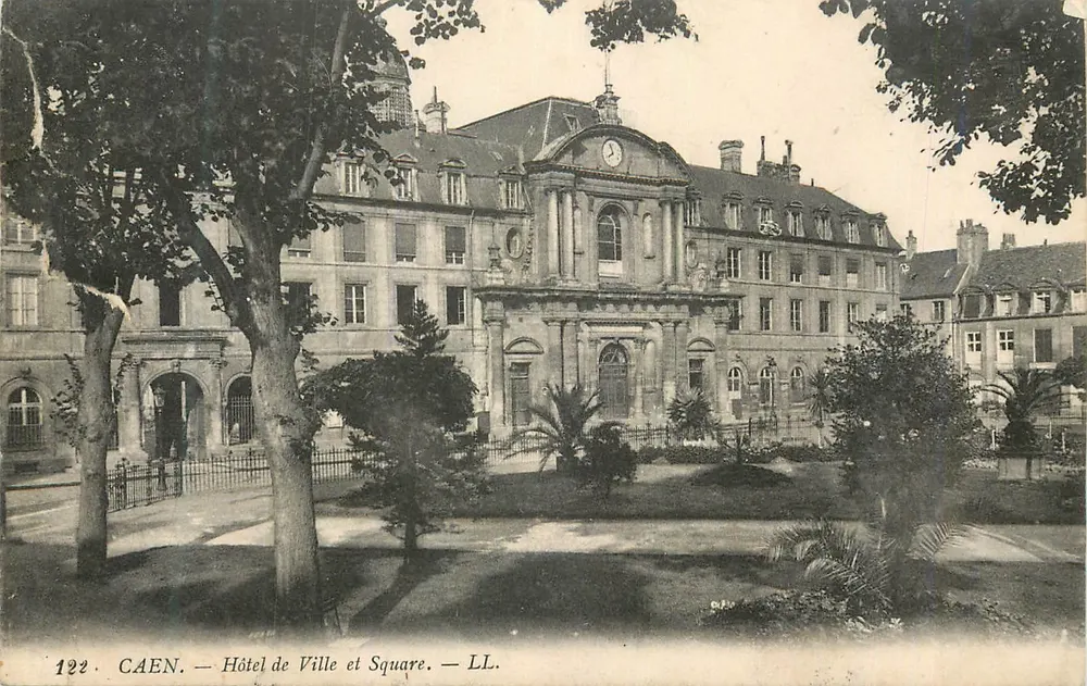 Caen — Stadhuis en Plein — LL. - Voorkant