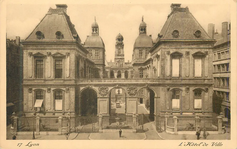O Hotel de Cidade — Lyon — C° Alsaacienne dos Artes Piéromecânicas - Strasbourg - Frente