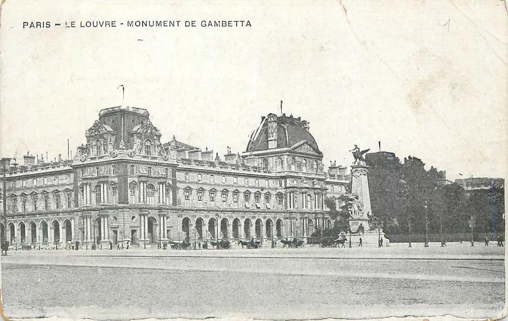 Paris - O Louvre - Monumento de Gambetta - Frente