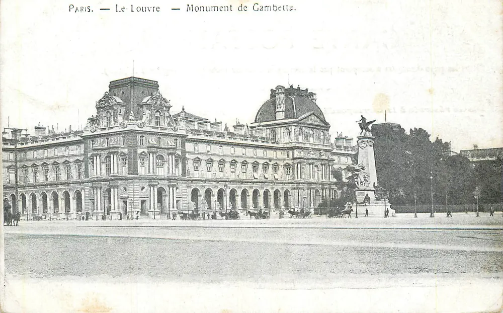 Paris — O Louvre — Monumento de Gambetta - Frente
