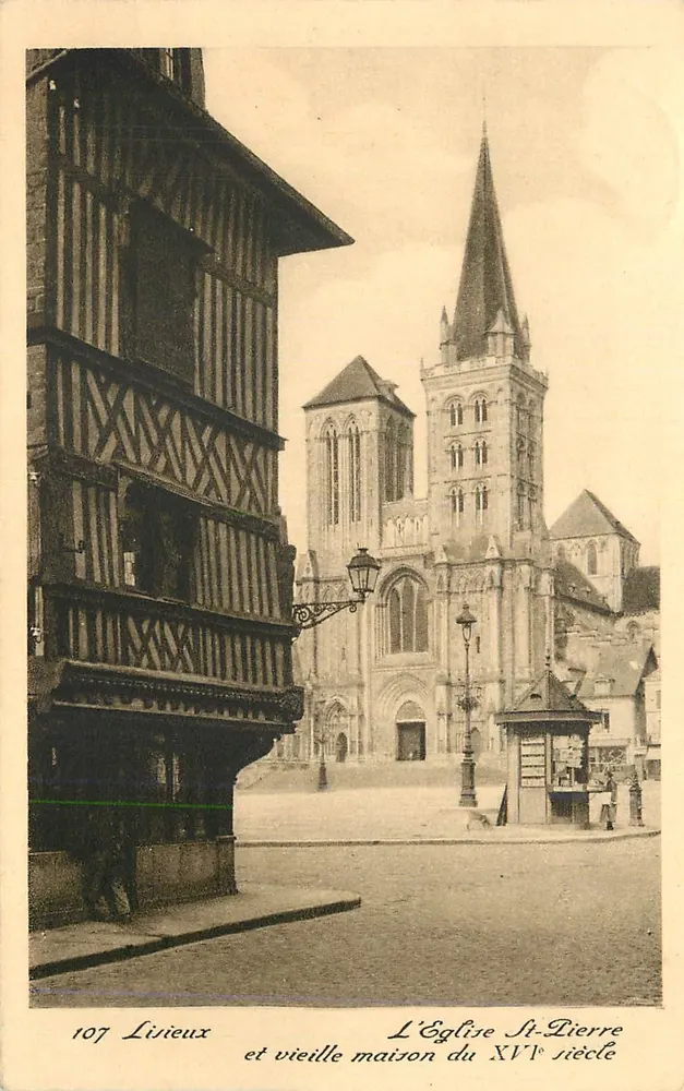 Luvieux — Ansicht der Kirche Saint-Pierre und altes Haus des 16. Jahrhunderts — Serie 107 - Vorderseite