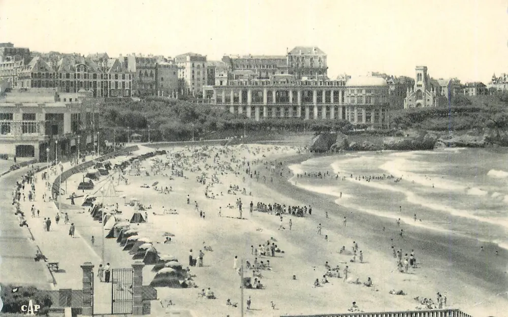Biarritz - La Grande Plage in Richtung Bellevue Casino — Cie des Arts photomechanics - Straßburg - n°105 - Vorderseite