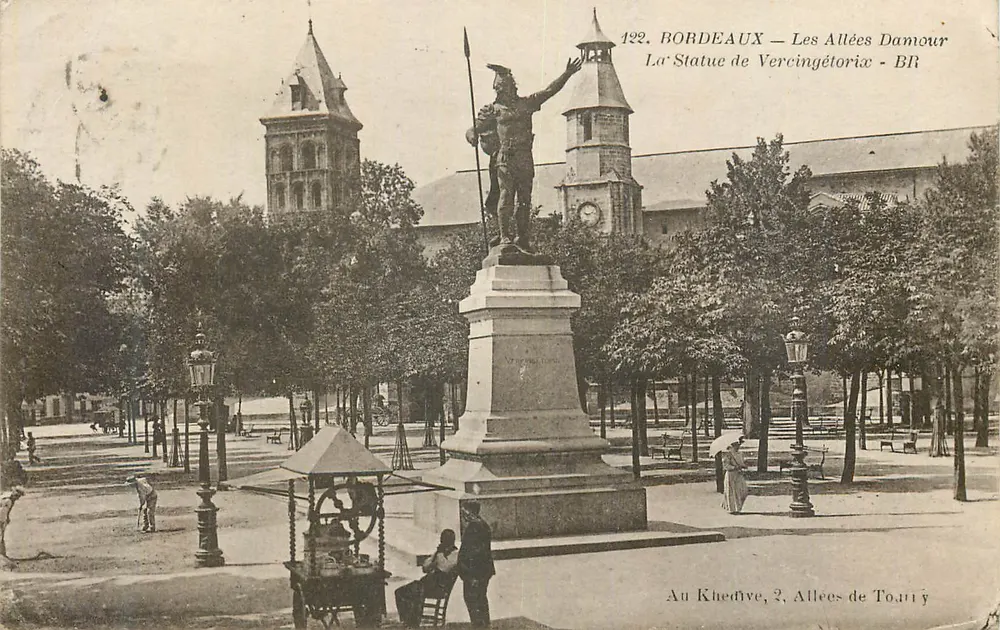 Bordeaux — Les Allées Damour — La Statue de Vercingétorix — Bloc Frères, Éditeurs, Bordeaux - Recto