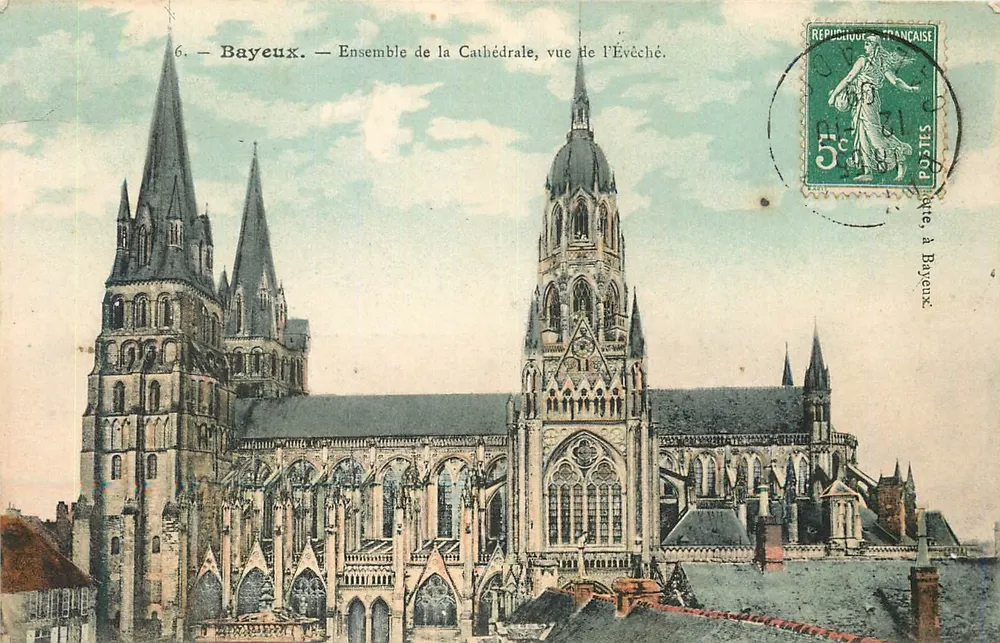 Bayeux — Ensemble de la Cathédrale, vue de l'Évêché — éditeur inconnu, n°6 - Recto