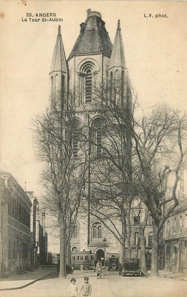 Angers — Torre St-Aubin — L.V. fot. - Frente