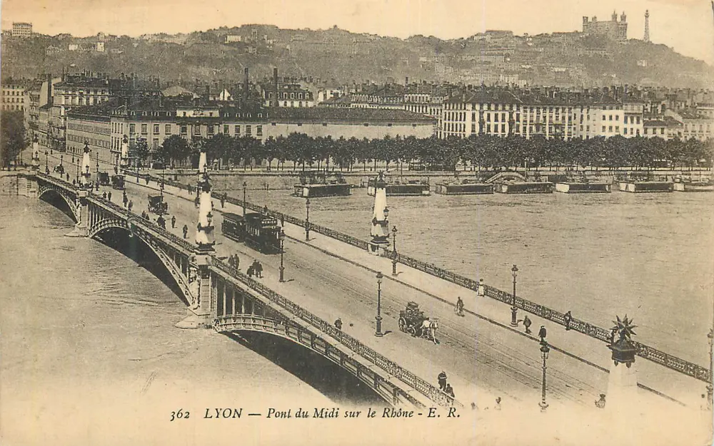 LYON — Ponte do Meio sobre o Rio Rhône — E. R. n° 362 - Frente