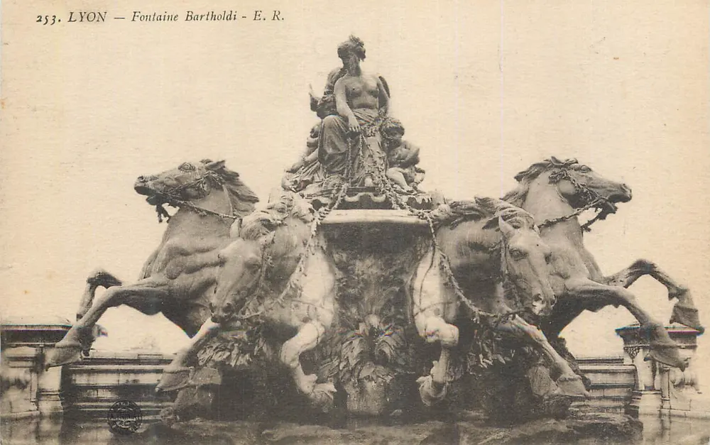 LYON — Fontaine Bartholdi — E. R. n°253 - Frente