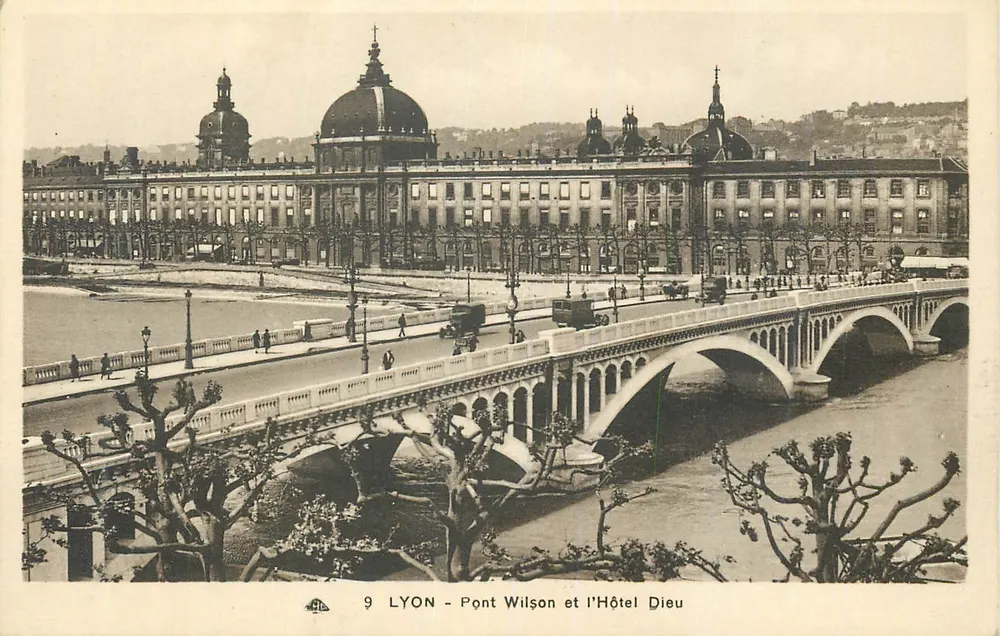 Lyon - Pont Wilson et l'Hôtel Dieu - Recto