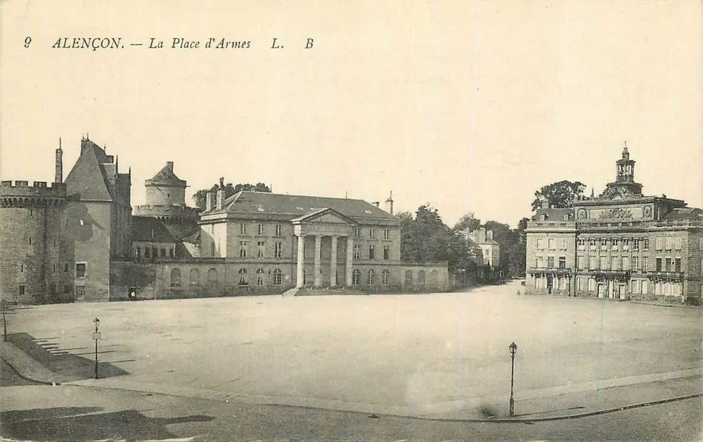 Alençon — A Praça das Armas — L. B. - Frente