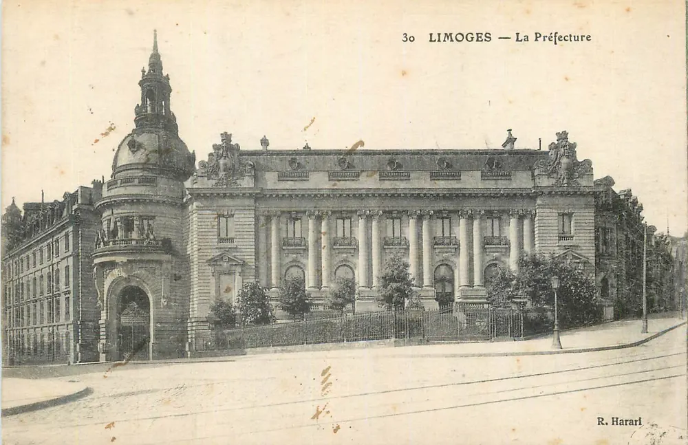 Limoges — A Prefeitura — R. Harari - Frente