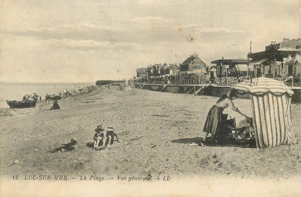 Lug-sur-Mer — La Playa — Vista general — LL - Anverso