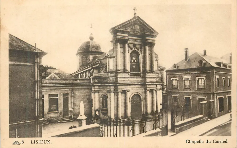Lisieux — Capela do Carmo — editora Bilhete postal antigo des Arts Photomécaniques - Frente