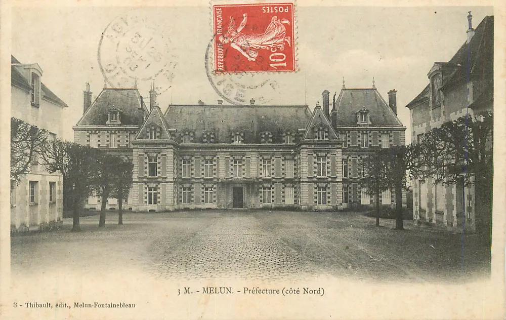 MELUN - Prefeitura (lado Norte) — Thibault, editor, Melun-Fontainebleau - Frente