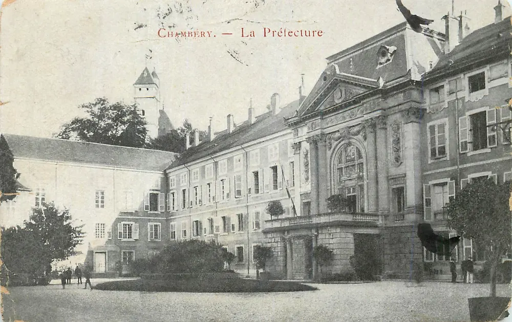 Chambéry — La Préfecture - Frente