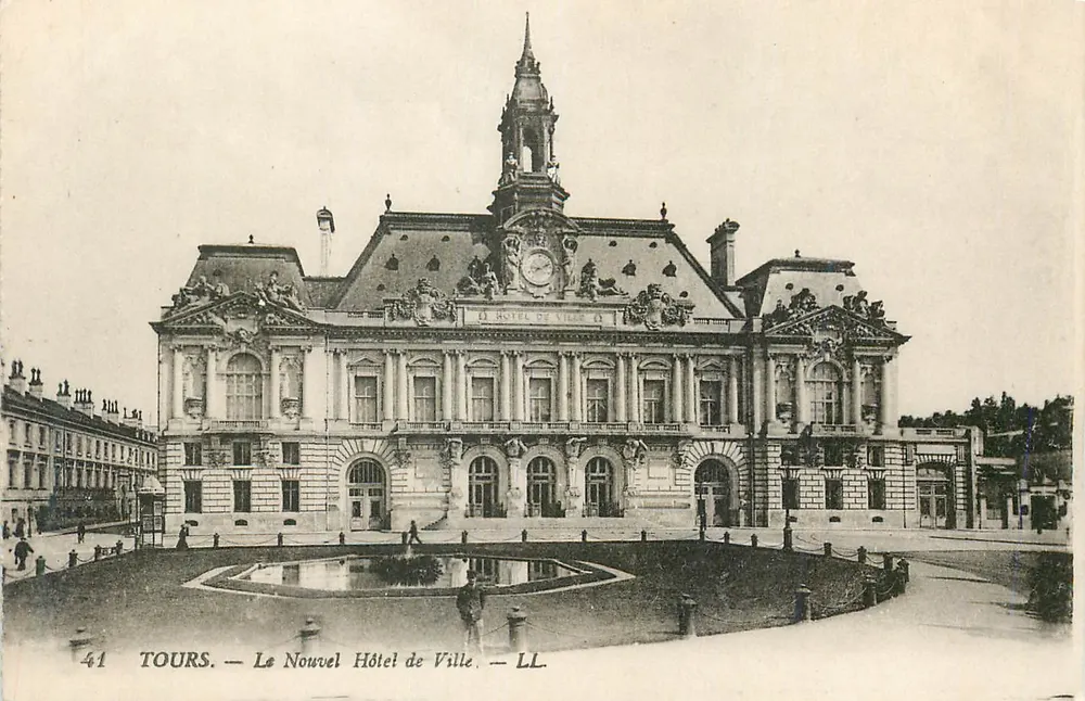 Tours — Le Nouvel Hôtel de Ville — LL - Recto