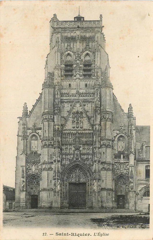 Saint-Riquier. De Kerk — uitzicht op de gotische voorgevel — B. P. Paris, n°12 - Voorkant