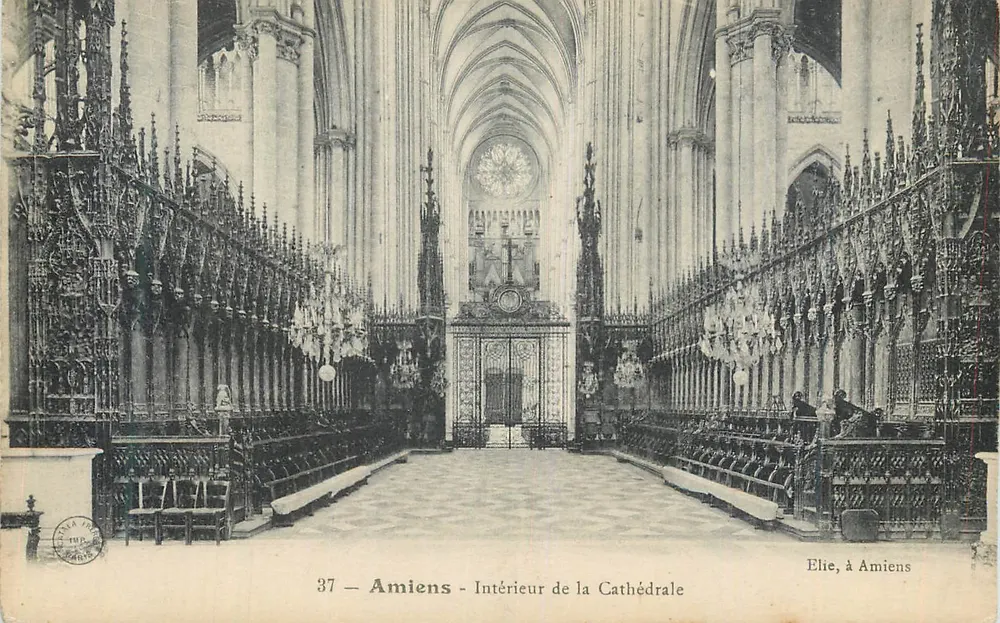 Amiens — Interior da Catedral — Elie, em Amiens - Frente