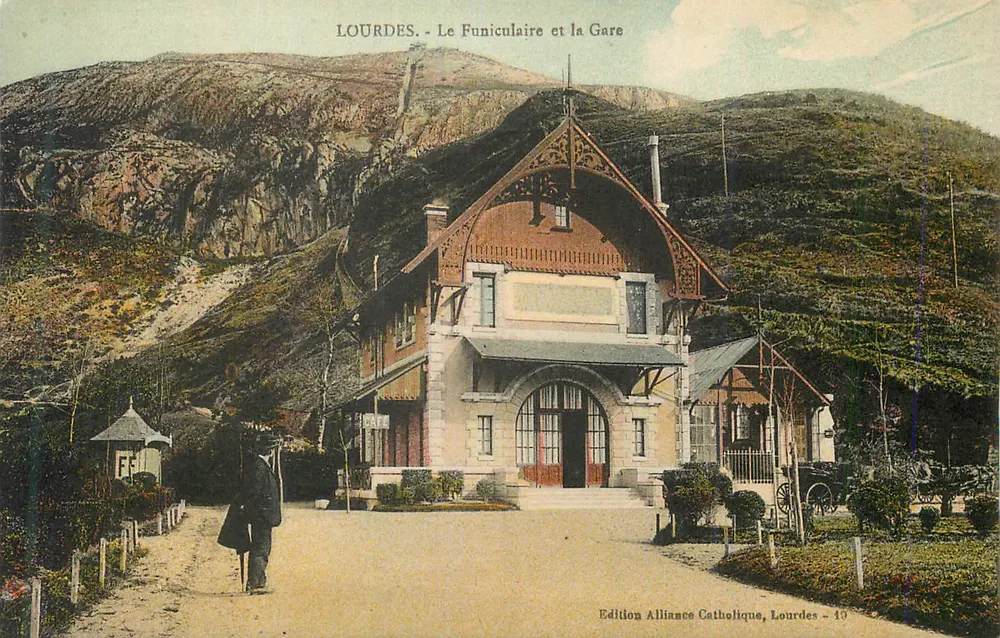 Lourdes - O Funicular e a Estação — Edição Alliance Catholique, Lourdes - 19 - Frente