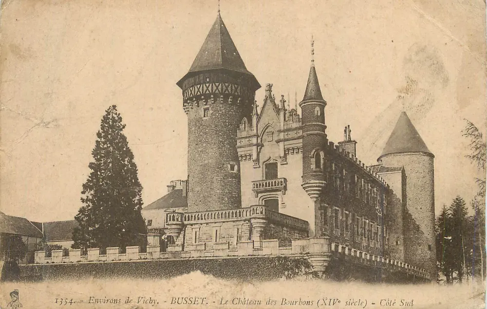 Surroundings of Vichy - The Bourbon Castle (14th century) - South Side - BUSSET - Front