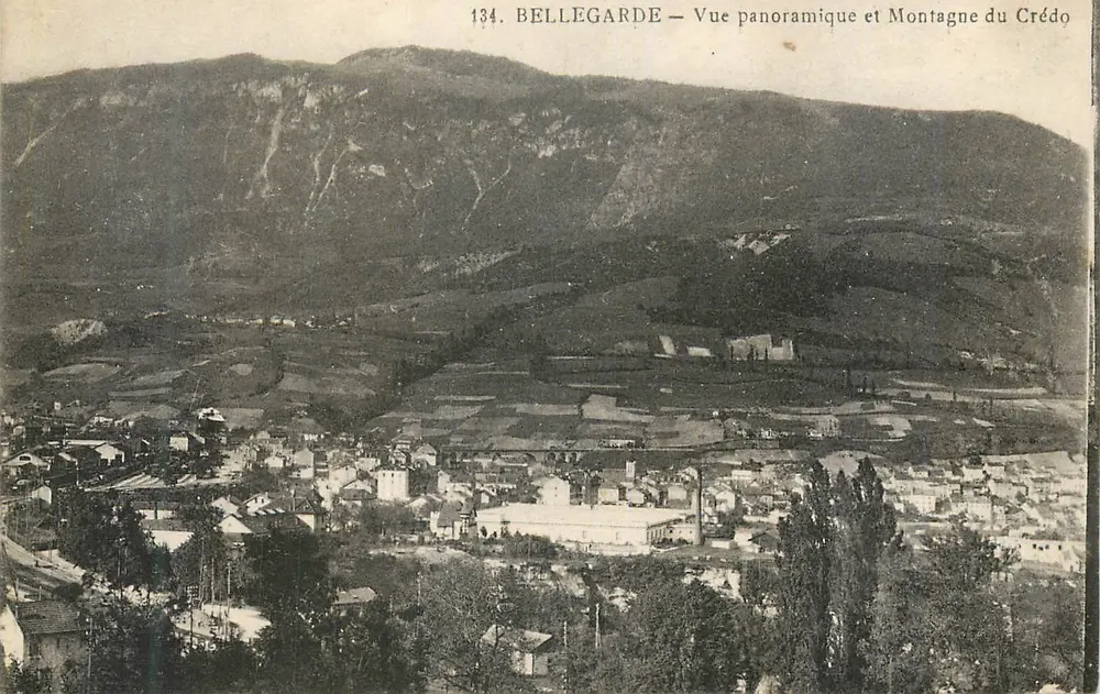 Bellegarde — Panoramablick und Montagne du Crédo — Nr. 134 - Vorderseite