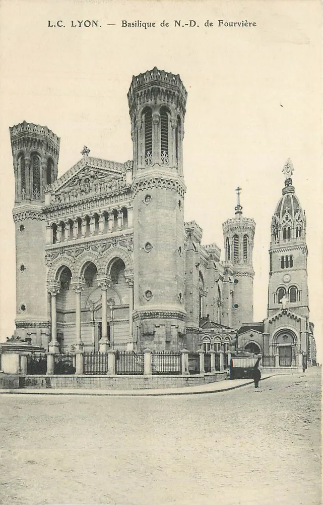 Lyon — Basílica de Nossa Senhora de Fourvière — L.C. LYON - Frente