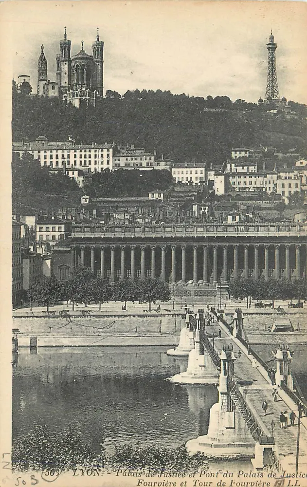 LYON - Palast der Gerechtigkeit und Brücke des Palastes der Gerechtigkeit - Tour de Fourvière - Vorderseite