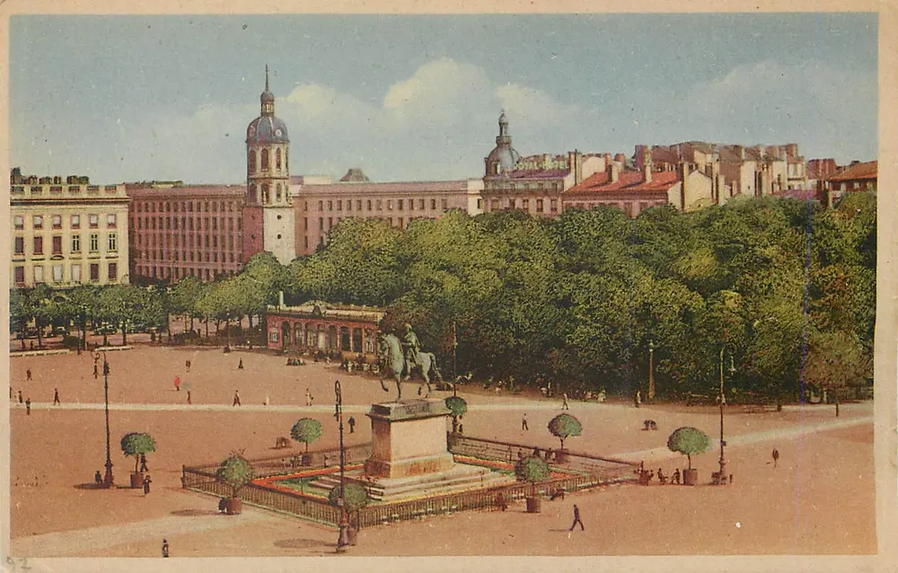 Lyon - Place Bellecour — éditeur Cie des Arts Photomécaniques - Frente