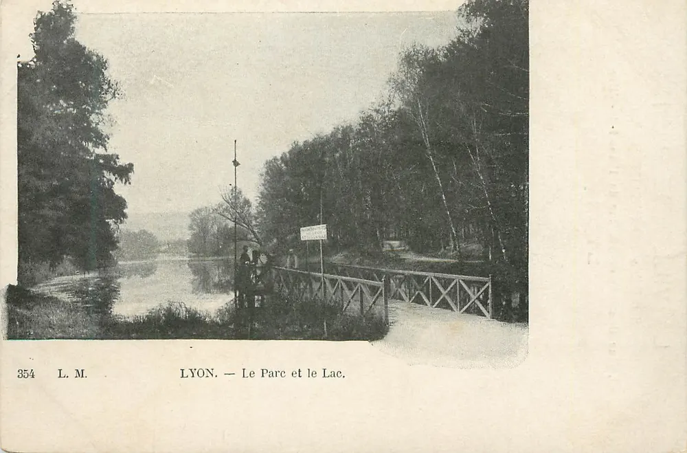 LYON. — O Parque e o Lago. — L. M. n° 354 - Frente