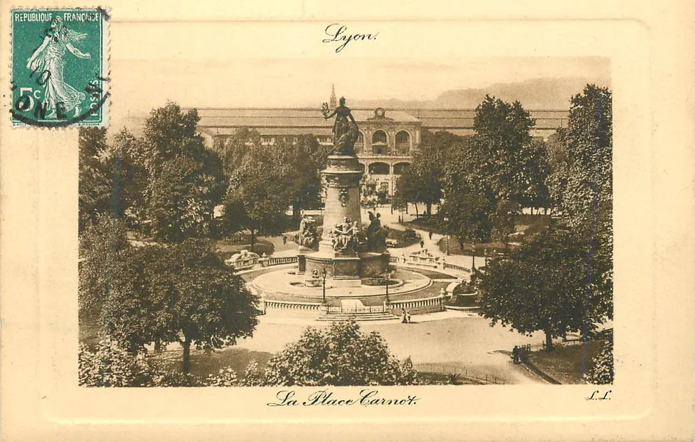 Lyon: A Praça Carnot — editor L.L. - Frente