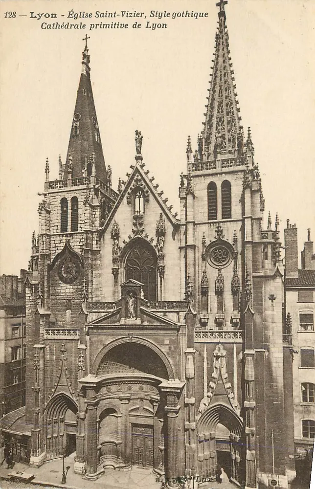 Lyon — Kirche Saint-Vizier, gotischer Stil — Lyon, ursprüngliche Kathedrale von Lyon - Vorderseite
