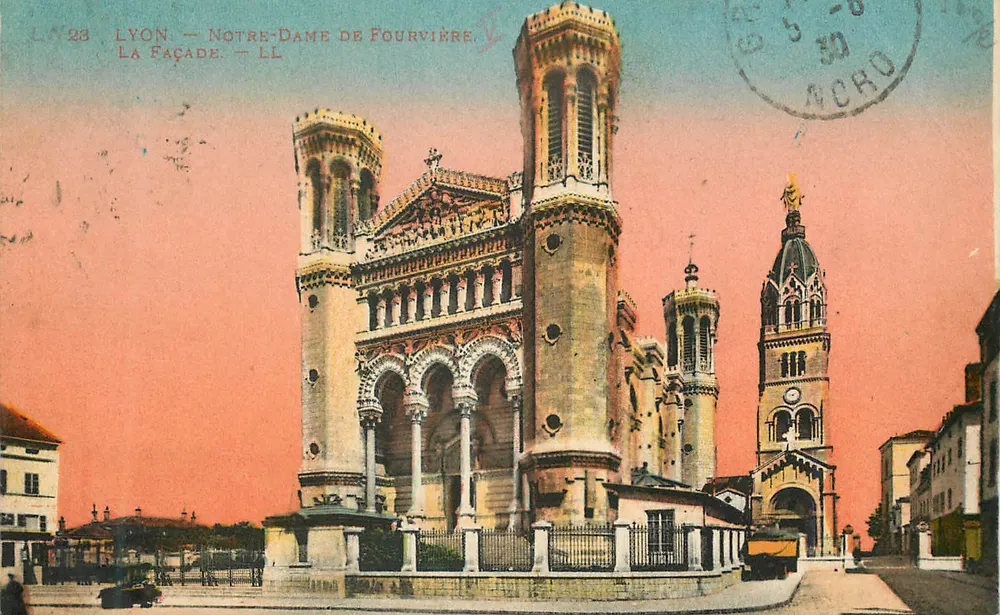 LYON — NOSSA SENHORA DE FOURVIÈRE — A FACHADA — LL - Frente