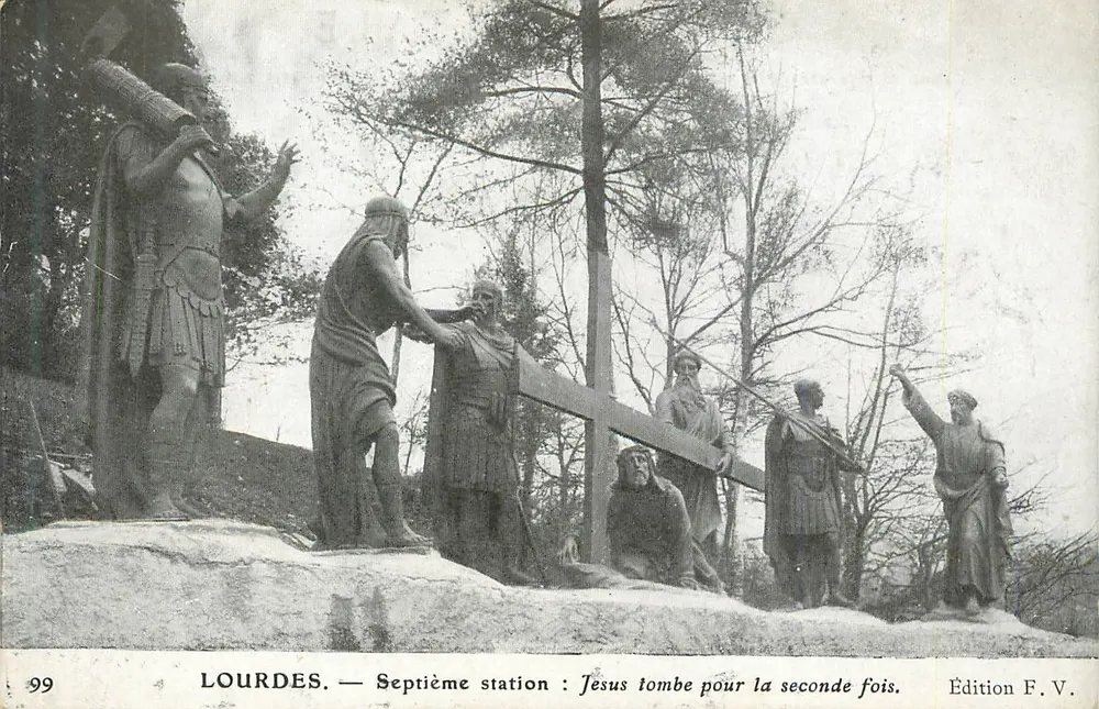 Lourdes — Septième station : Jésus tombe pour la seconde fois — Édition F.V. - Recto