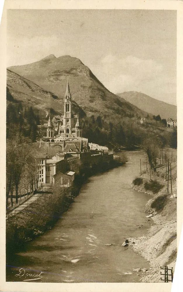Lourdes — A Basílica e o Gave — Edição Palais du Rosaire - Lourdes - Frente