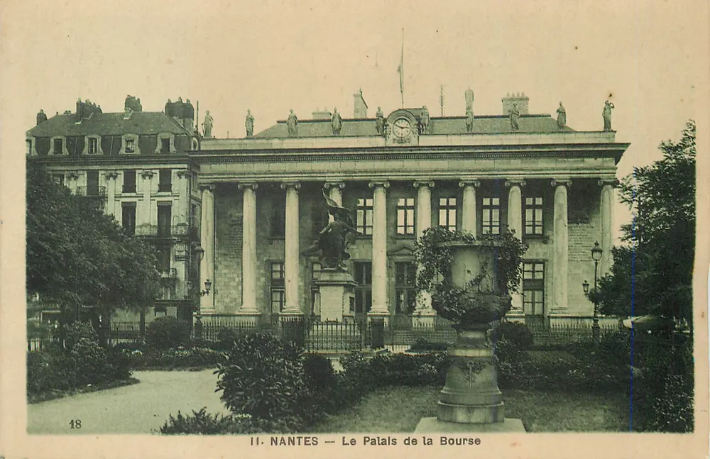 NANTES — O Palácio da Bolsa — editor Chapeau, Nantes, n°18 - Frente