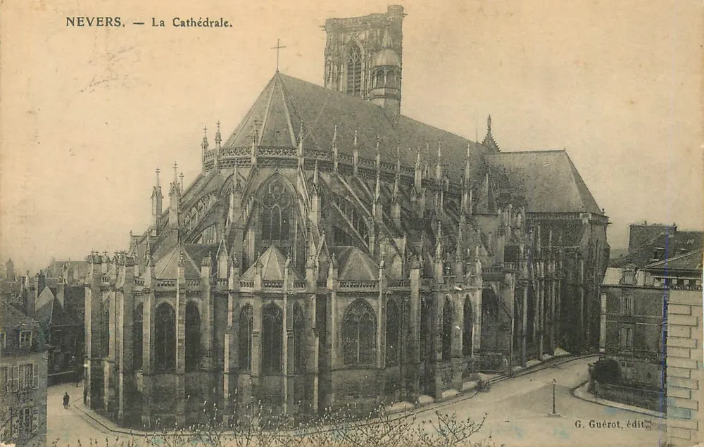 Nevers — A Catedral — G. Guérot, editor - Frente