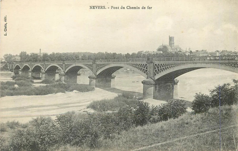 Nevers - Ponte do Caminho de Ferro — L. Cloix, editor - Frente