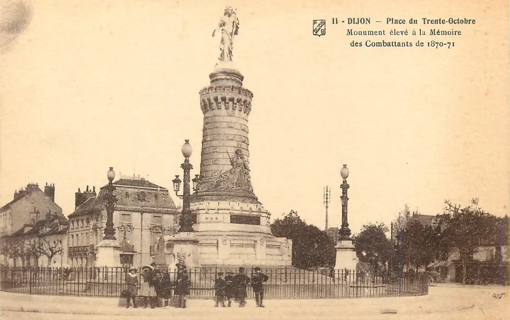 Dijon — Praça do Trinta-Outubro — Monumento erguido em Memória dos Combatentes de 1870-71 - Frente