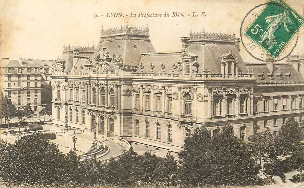 LYON - A Prefeitura do Ródano - L. E. - Frente