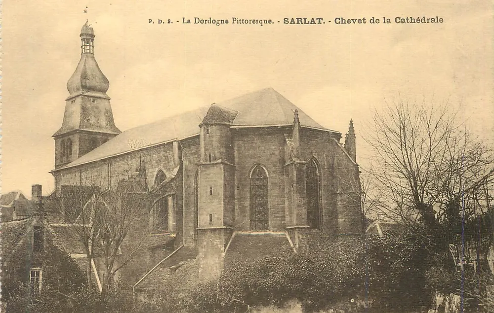 Sarlat - Chevet da Catedral — P.D.S. La Dordogne Pittoresque - Frente