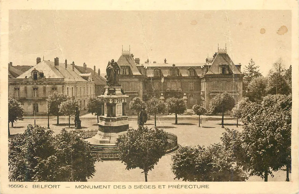 Belfort — Monument van de 3 Belegeringen en Prefectuur - Voorkant