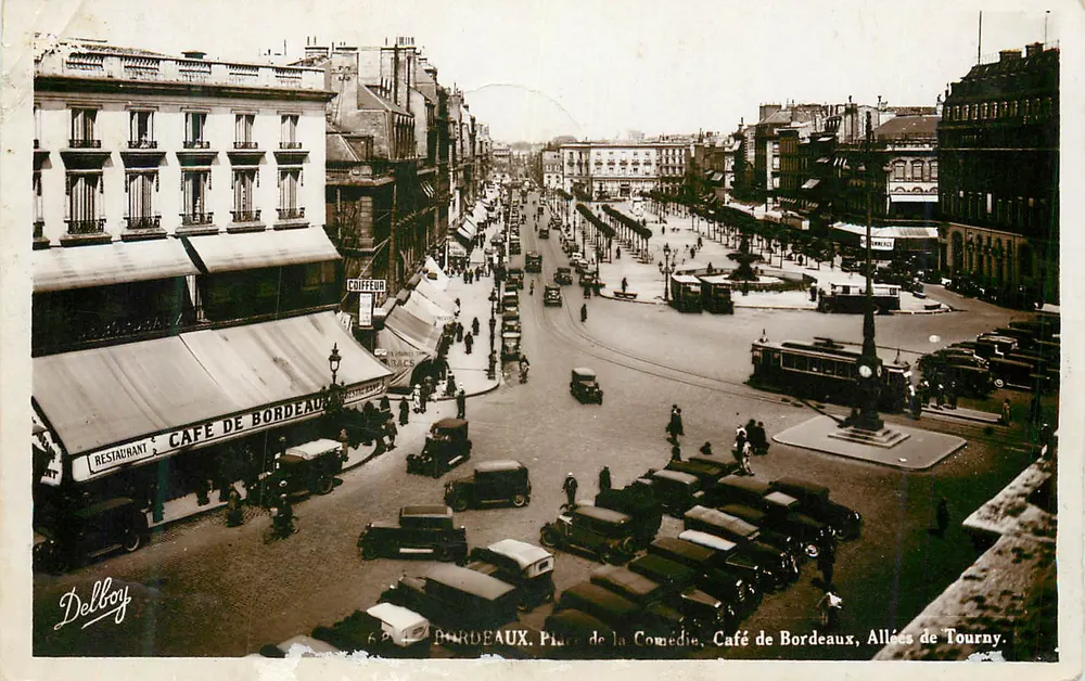 Bordeaux. Place de la Comédie, Café de Bordeaux, Allées de Tourny — Delboy, n°6842 - Frente