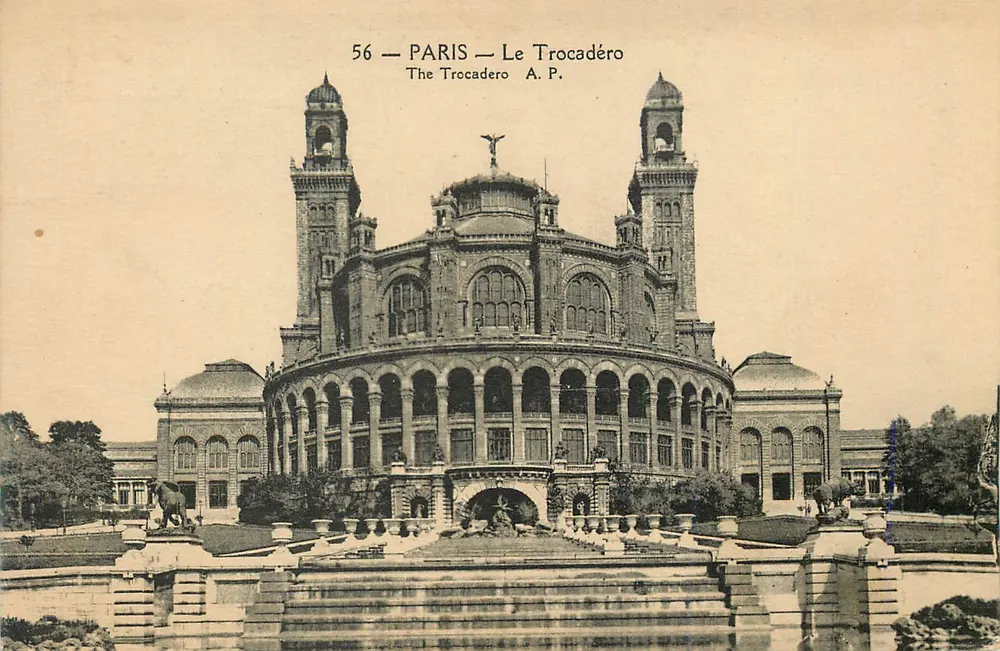 Paris — O Trocadéro — A.P. n°56 - Frente