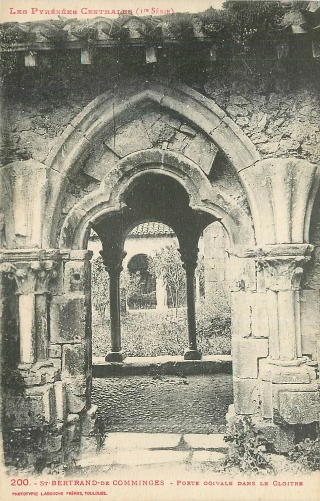 St-Bertrand-de-Comminges — Porta ogival no claustro — Fototipia Labouche Frères, Toulouse, n°200 - Frente